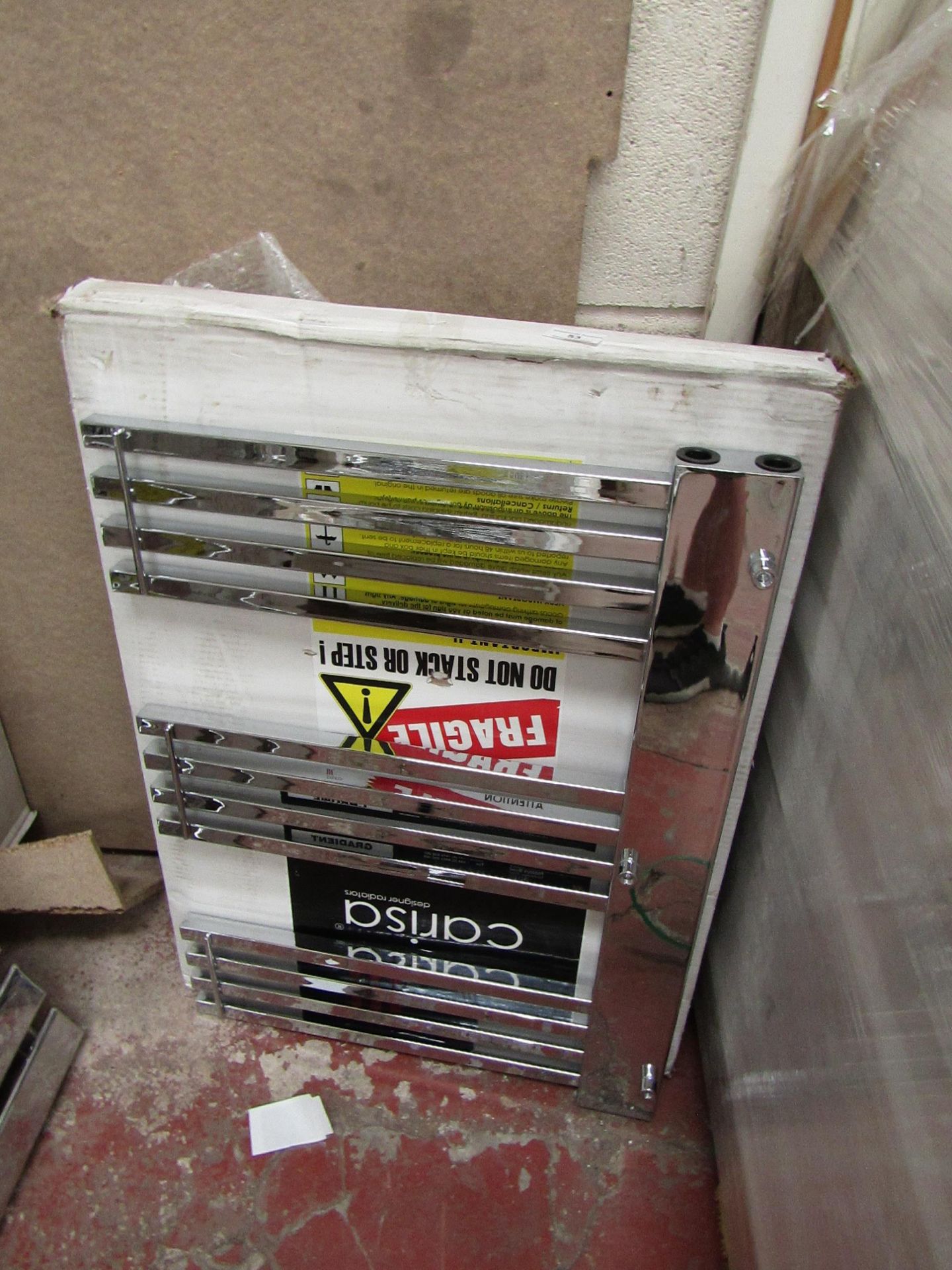 Carisa Gradiant Chrome 500x700 radiator, with box, please read lot 0.