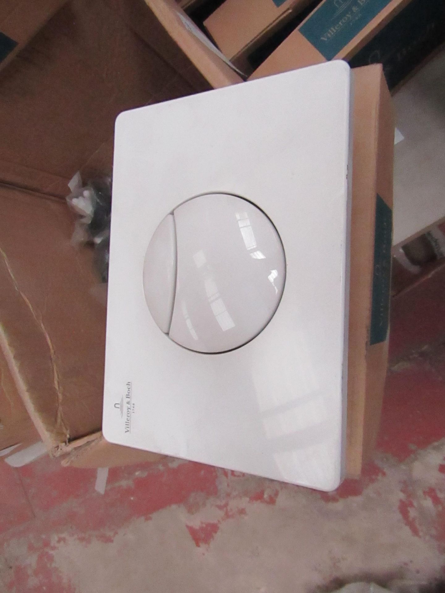 Villeroy and Boch flush plate, new and boxed.