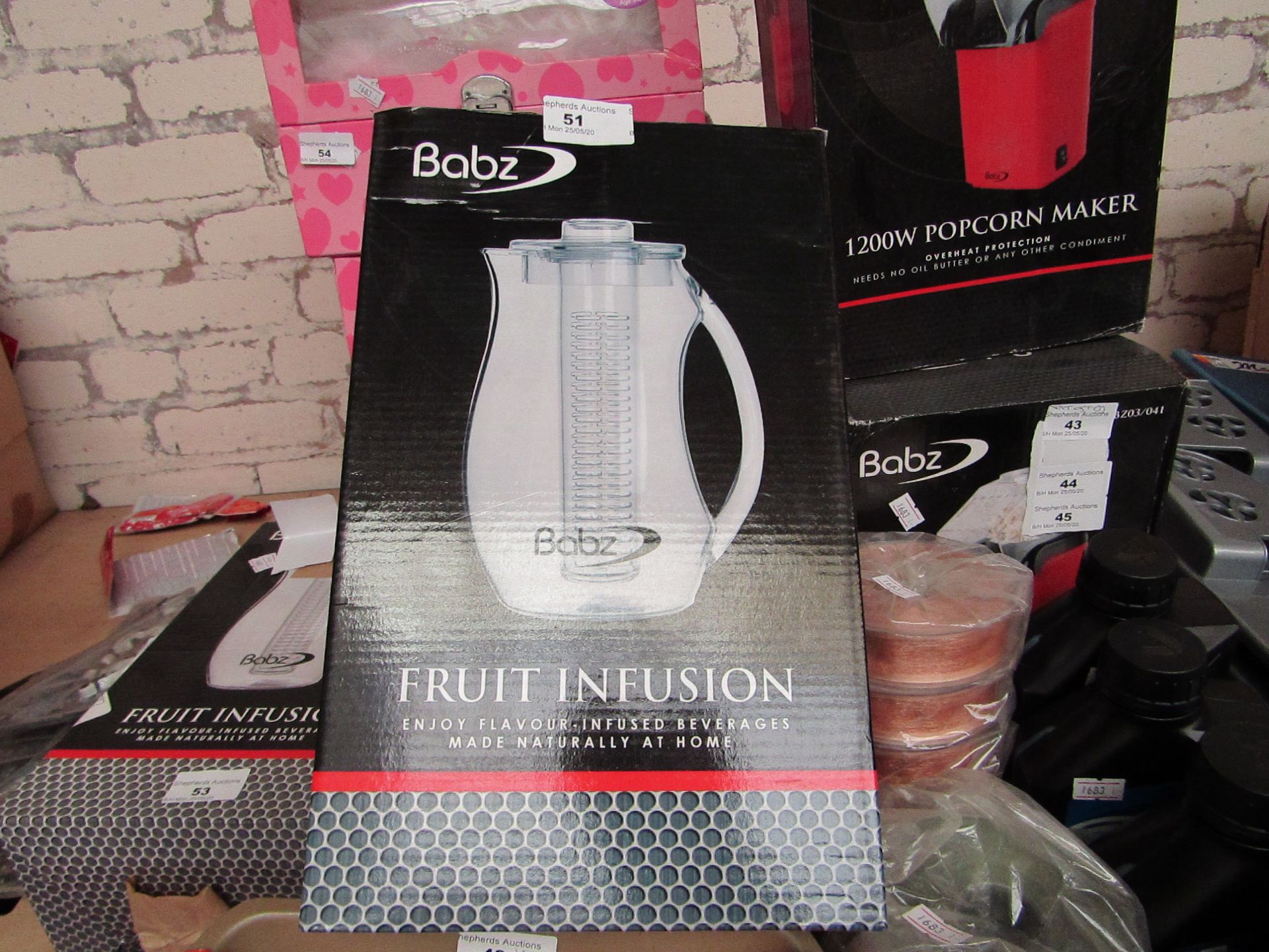 Babz Fruit Infusion Jugs. Holds upto 93 Ounces. Unused & Boxed