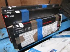 Macally ultra slim USB keyboard, untested and boxed.