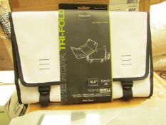 Box of 5 Acme made The Tri Fold 15.5" Laptop Protectors. New & Packaged