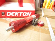 1x Dekton 6 LED ratchet torch with 6 Screw driver Bits in the base, new