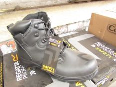 Regatta Crumpsall safety steel toe-cap boot, size 7, new and boxed.