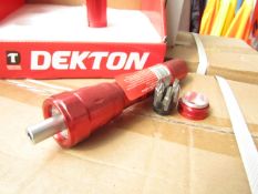 1x Dekton 6 LED ratchet torch with 6 Screw driver Bits in the base, new