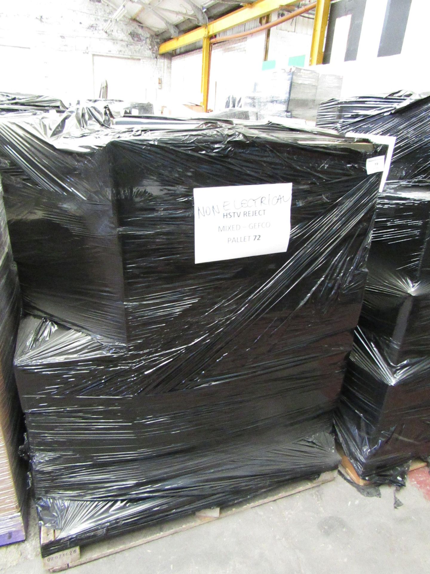 | 1X | UNMANIFESTED PALLET OF MIXED BOXED, LOOSE AND NON ORIGNAL BOXED STOCK BEING YAWN AIR BEDS ,