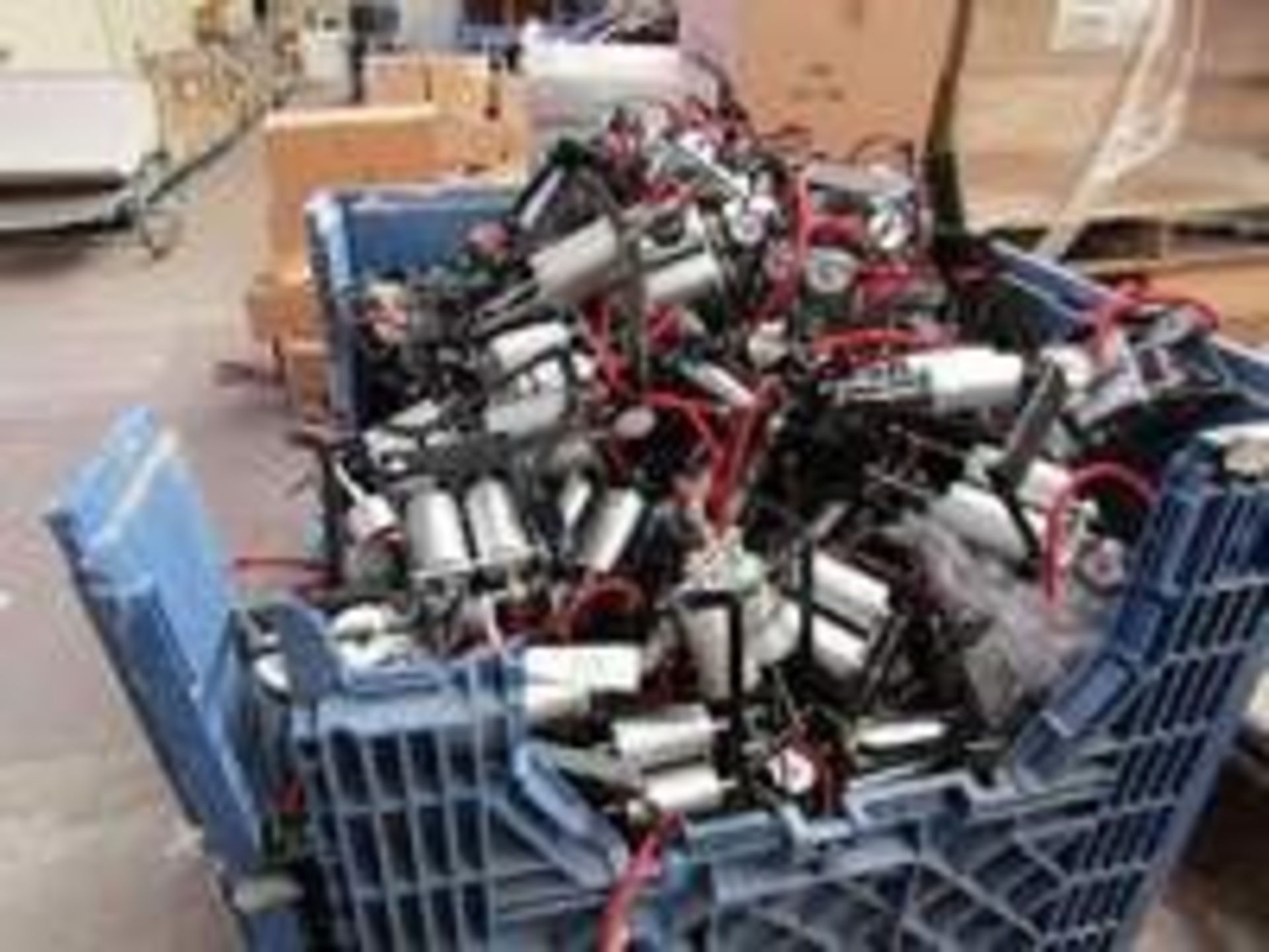 Pallet of approx 100 Streetwise foot pumps, look to be mainly double barrel, these are all loose