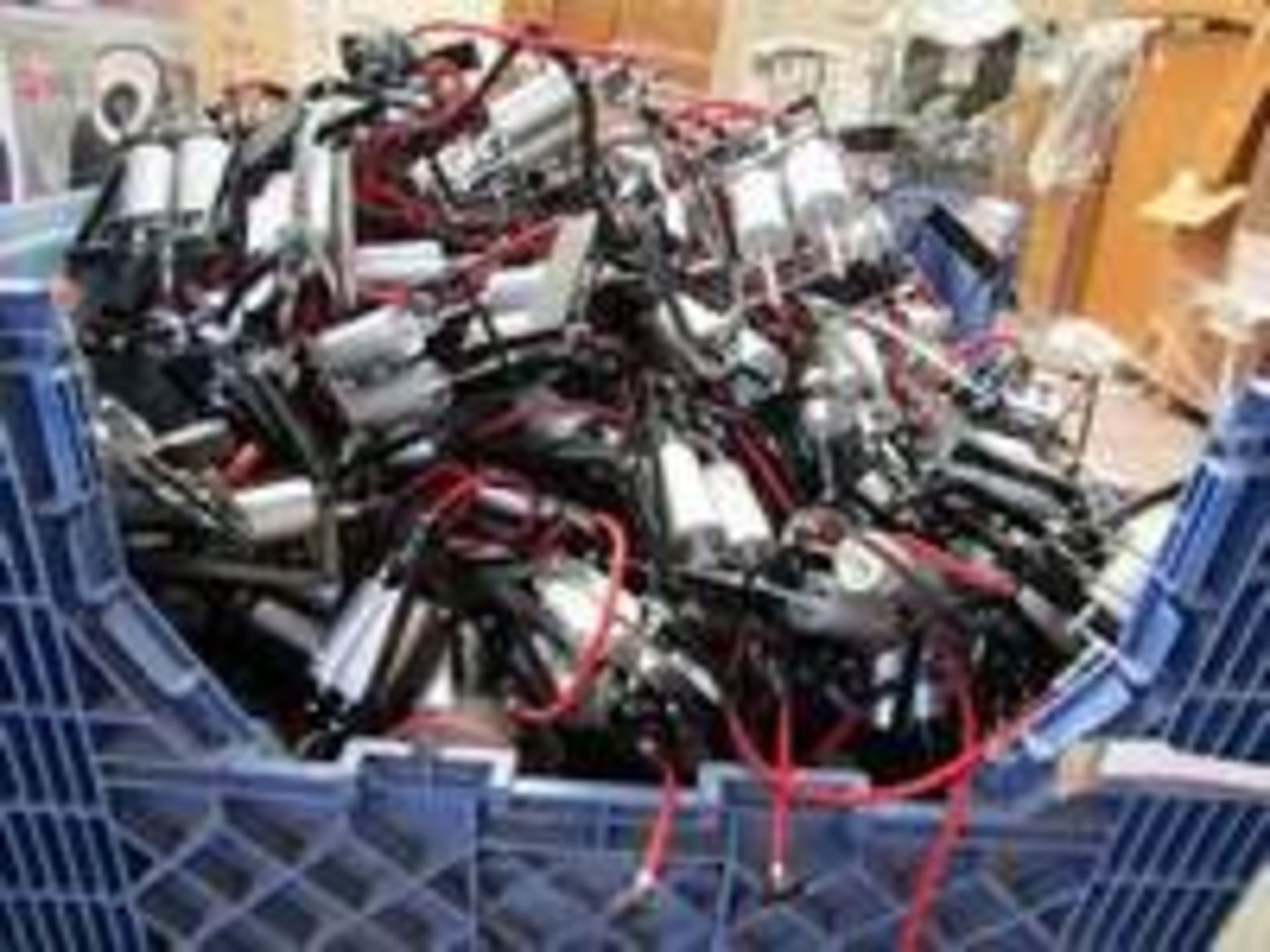 Pallet of approx 100 Streetwise foot pumps, look to be mainly double barrel, these are all loose - Image 2 of 2