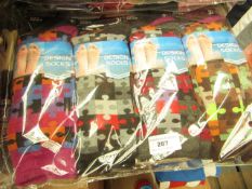 12 Pairs of Mens Jigsaw Design Socks. Size 6 - 11. New & Packaged