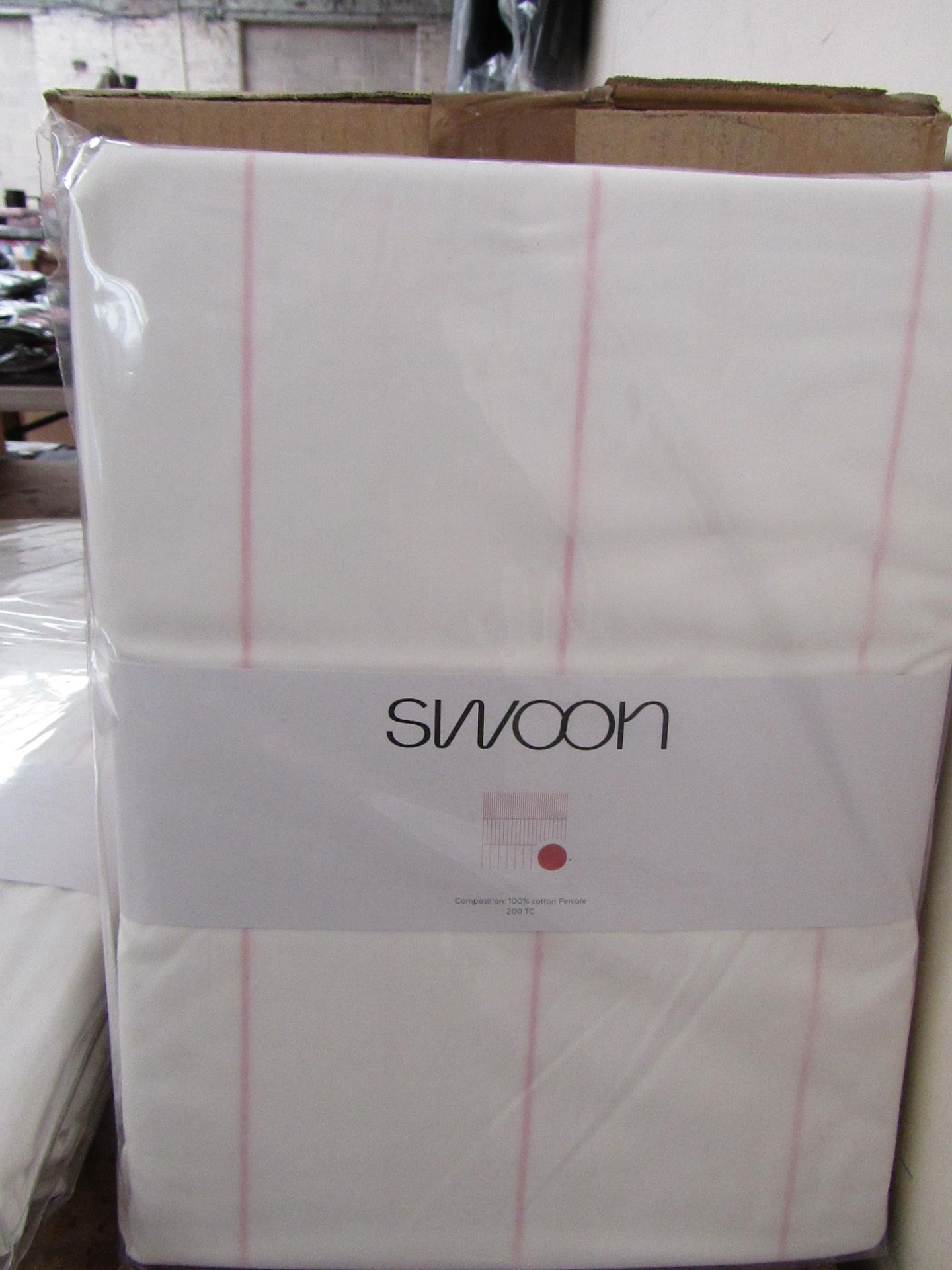 |1x SWOON NAPIER PINK KING SIZE DUVET SET THAT INCLUDE DUVET COVER AND 2 MATHCING PILLOW CASES | NEW - Image 2 of 2