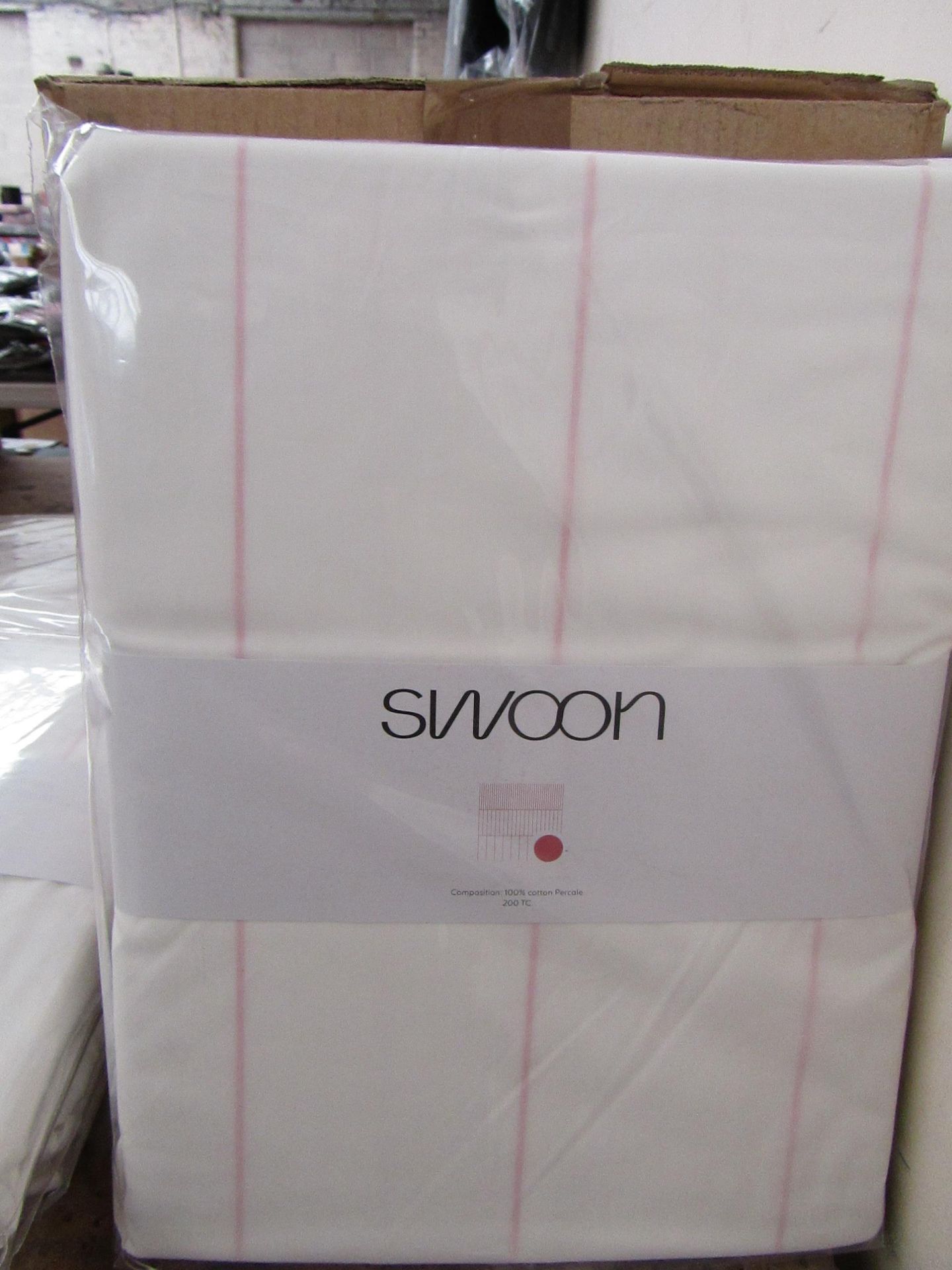 |1x SWOON NAPIER PINK KING SIZE DUVET SET THAT INCLUDE DUVET COVER AND 2 MATHCING PILLOW CASES | NEW - Image 2 of 2