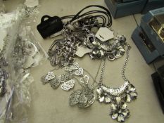 Various items of Jewelry. See Image For Designs