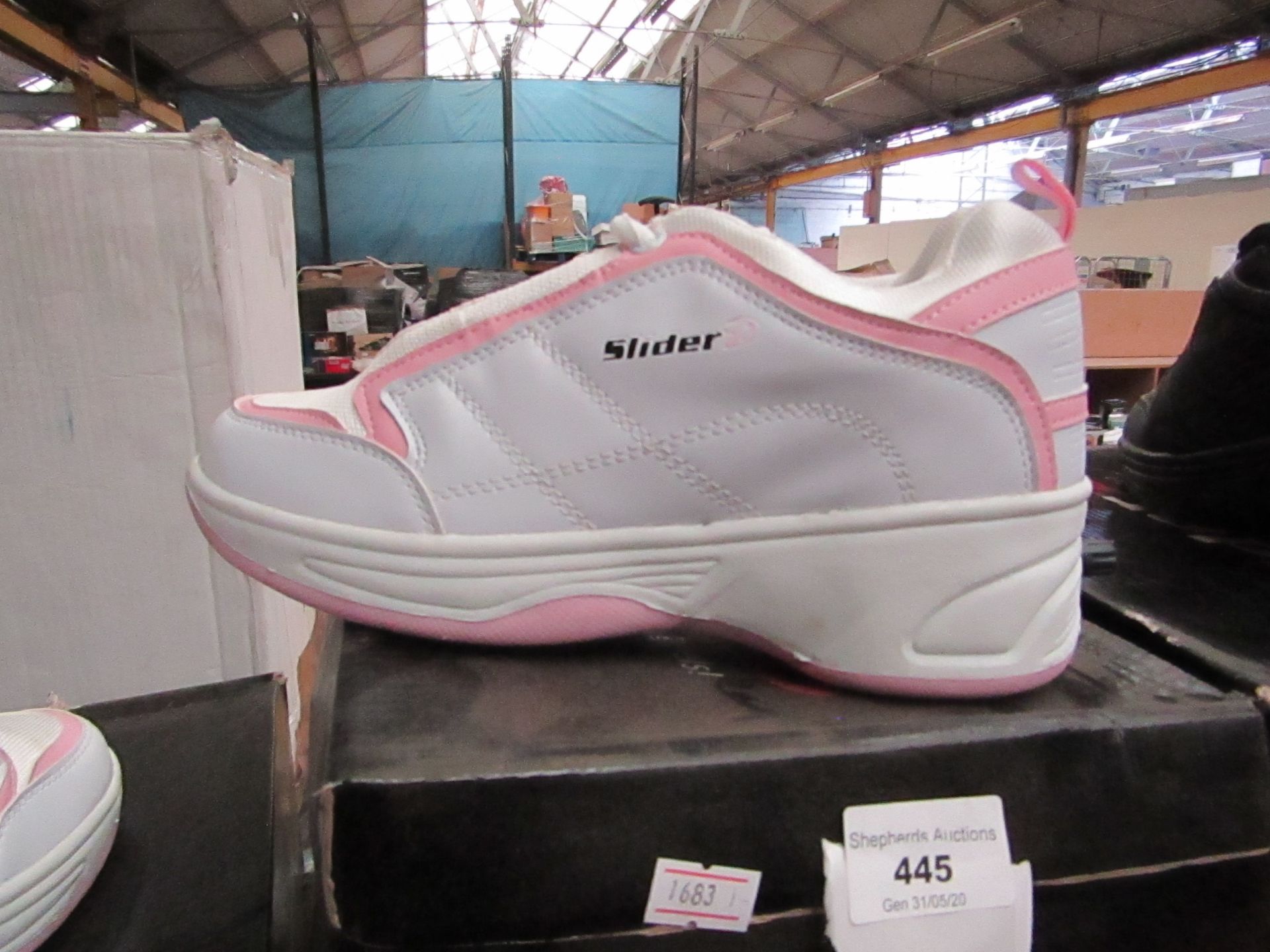 Sliderz Trainers with Wheels in the Heels. Size 4. unused & boxed