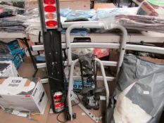 Car Bike carrier with Lights, Cables & Keys. Looks Unused