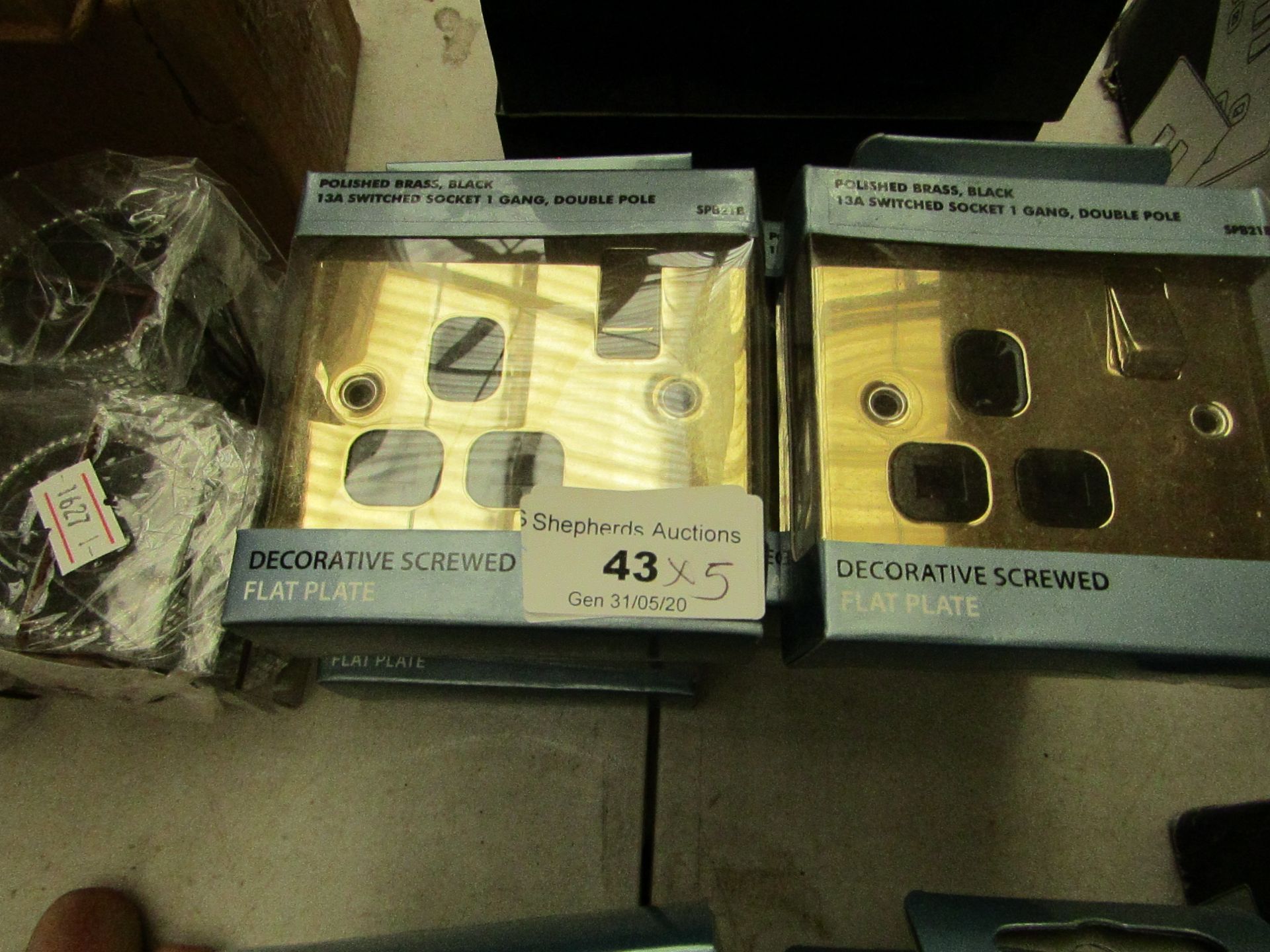 5 x Polished brass 13A Switched Sockets. Unused & Boxed