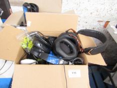 Approx 11x various earphones and headphones, condition ranges from faulty and loose and untested,