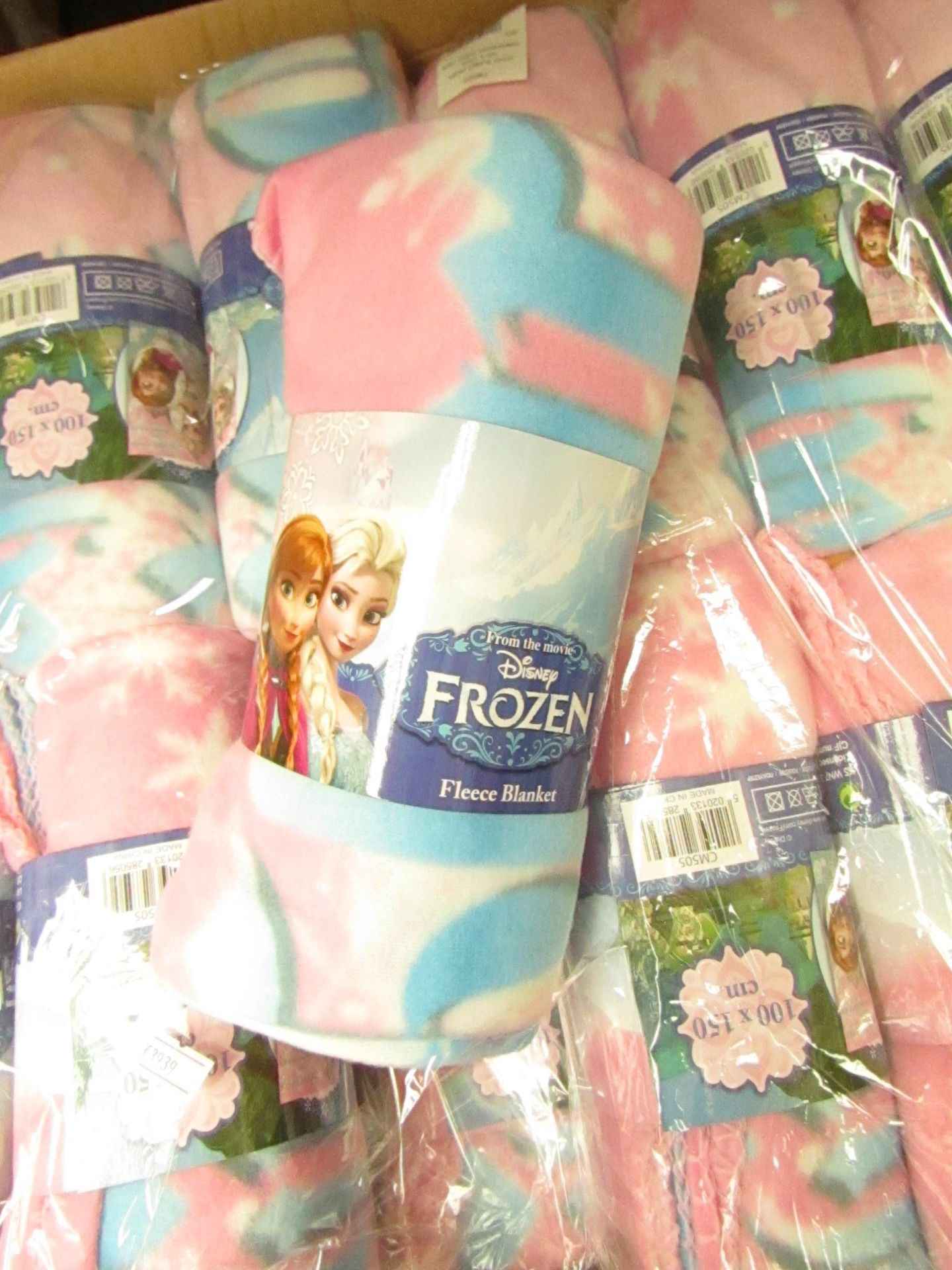 2 x Disney Frozen Fleece Blankets. 100cm x 150cm. New with tags