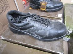 Beaver Genuine Leather safety shoes, unused, size 6, boxed