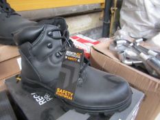 Regatta Crumpsall safety steel toe-cap boot, size 8, new and boxed.