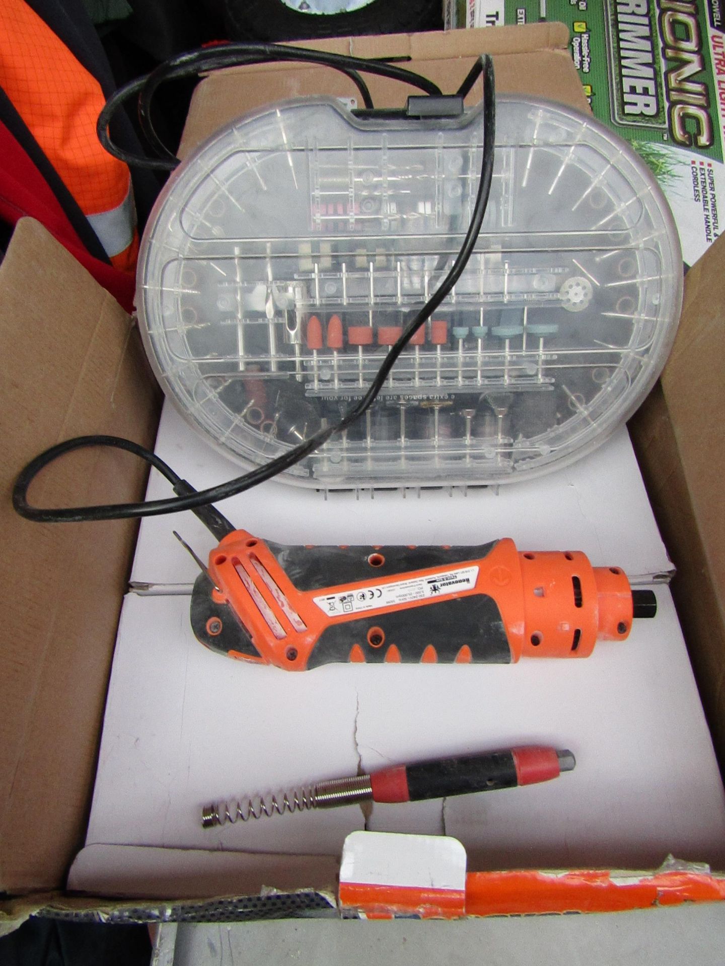 | 1X | RENOVATOR TWIST A SAW WITH ACCESSORY KIT | TESTED AND WORKING BUT WE HAVEN'T CHECKED IF ALL