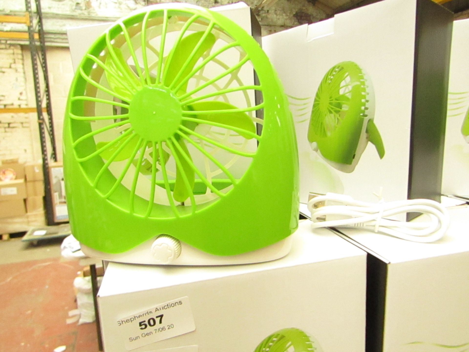 Mini USB/Battery operated Fan. New & Boxed