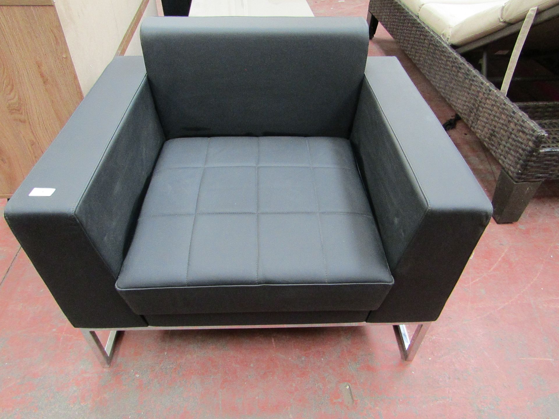 Boss commercial Black show room Static chair, this item was originally intended for a BMW show room,