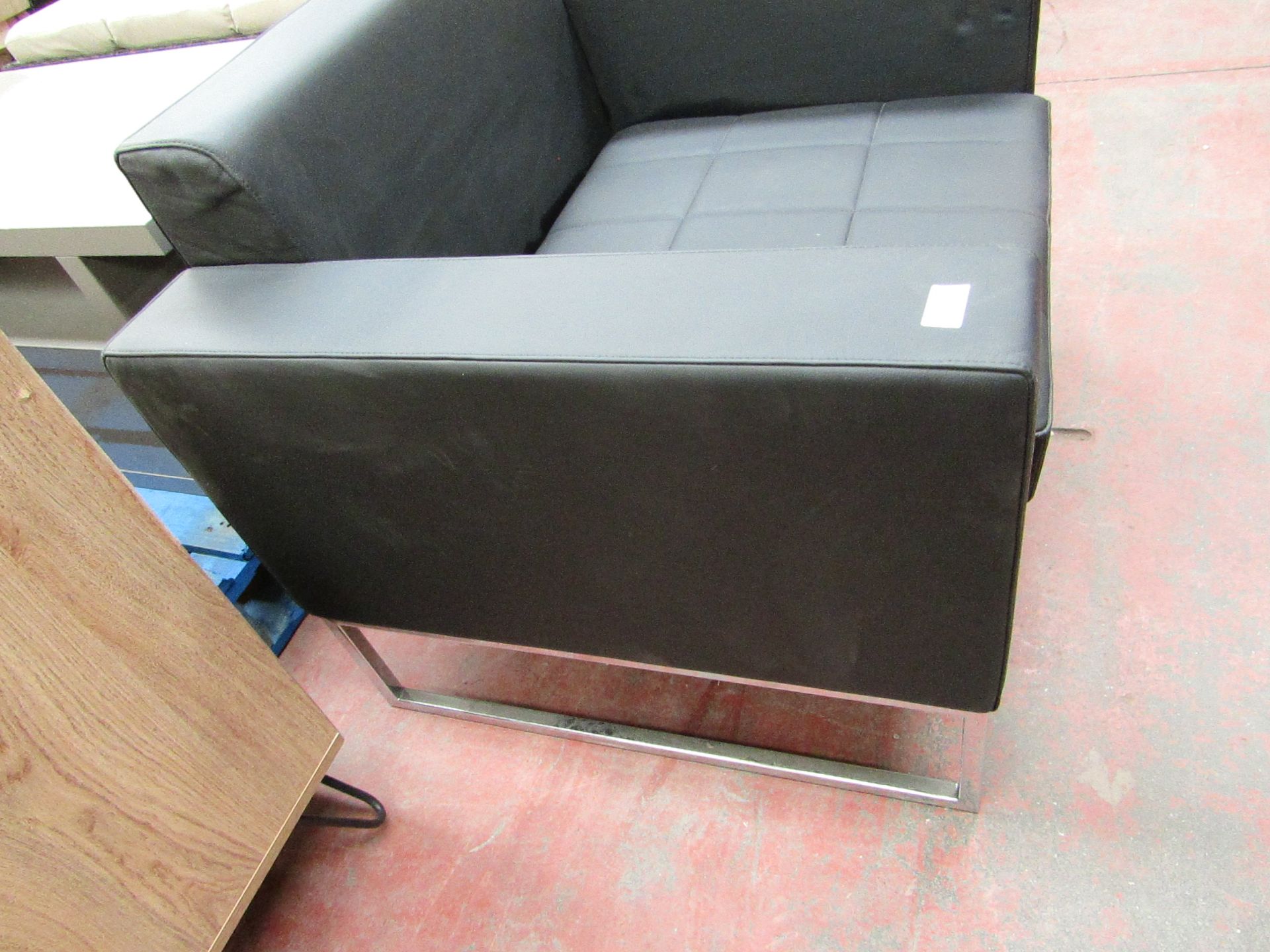 Boss commercial Black show room Static chair, this item was originally intended for a BMW show room, - Image 3 of 3