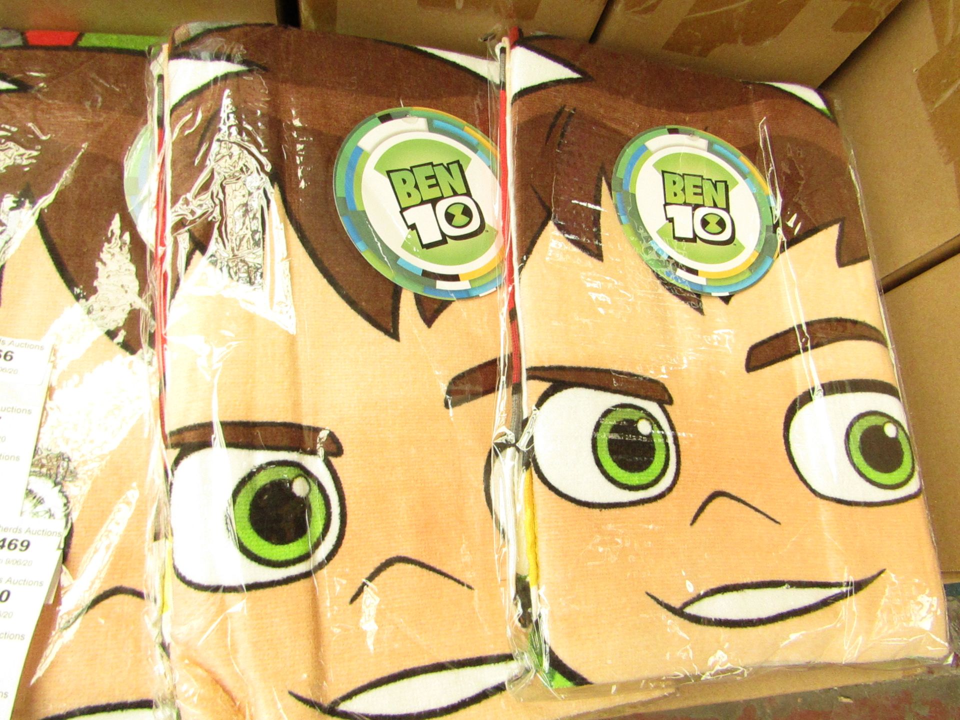 6x Ben 10 printed towels, 70 x 140cm, new and boxed