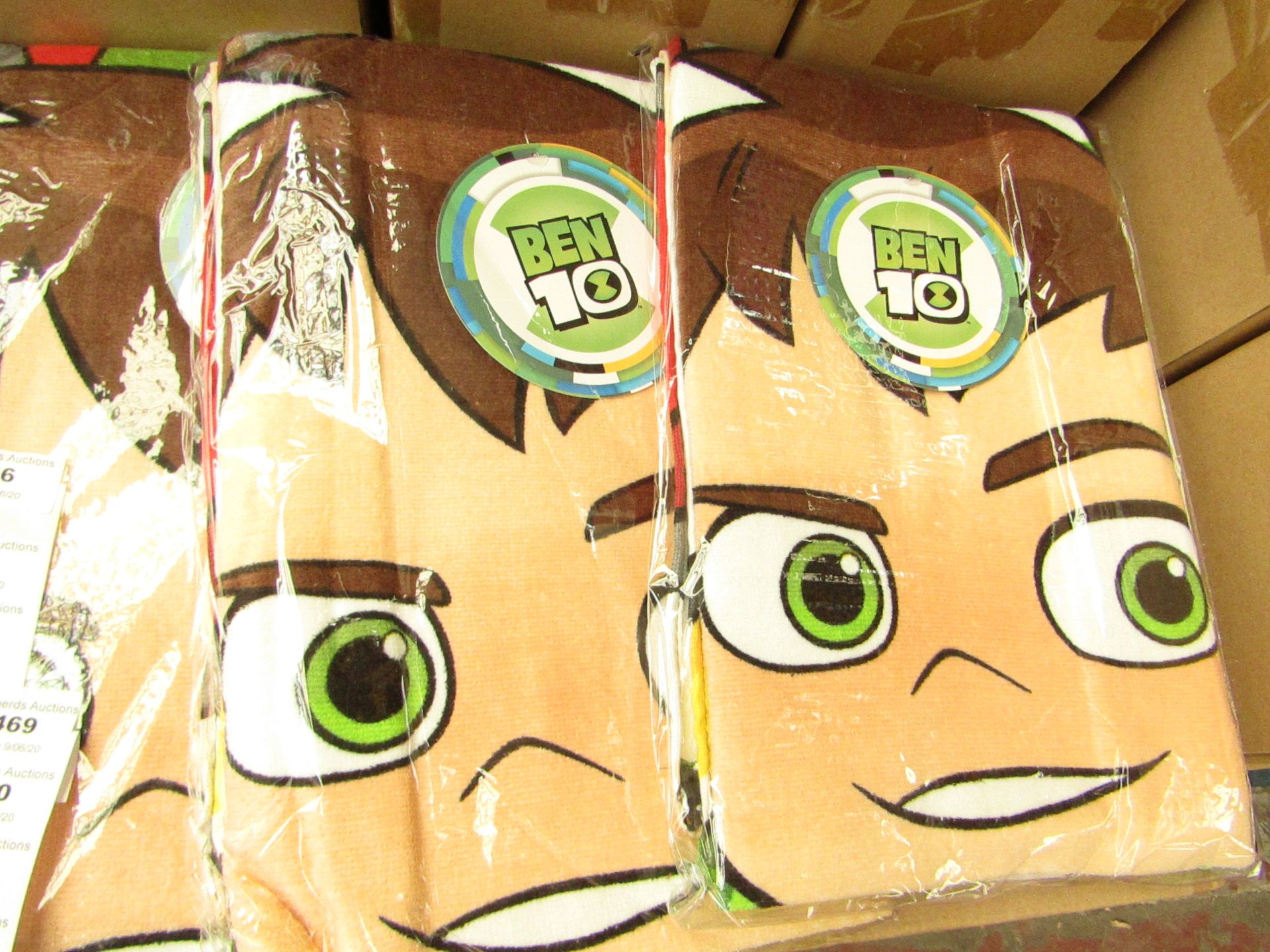 6x Ben 10 printed towels, 70 x 140cm, new and boxed