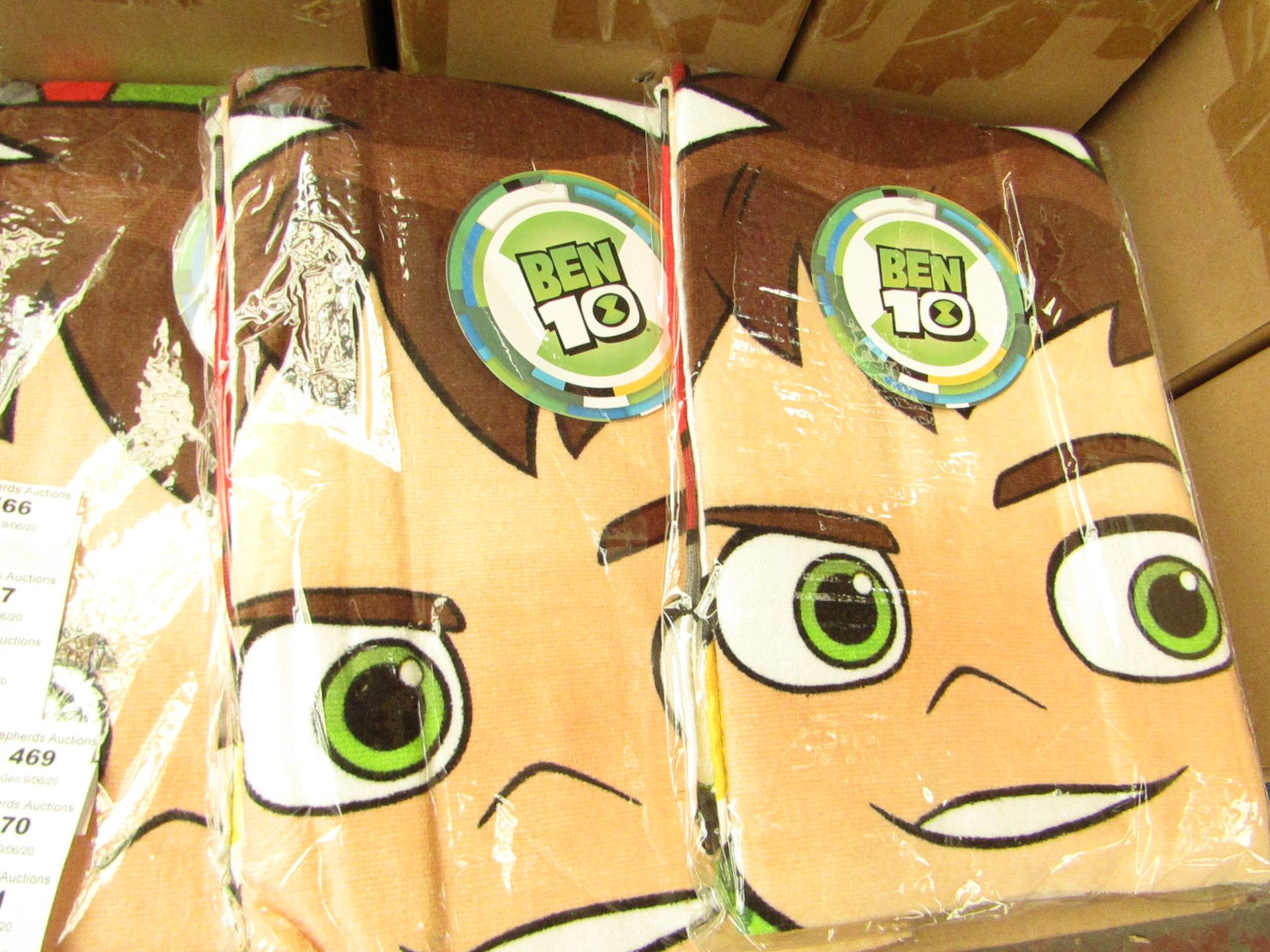 6x Ben 10 printed towels, 70 x 140cm, new and boxed