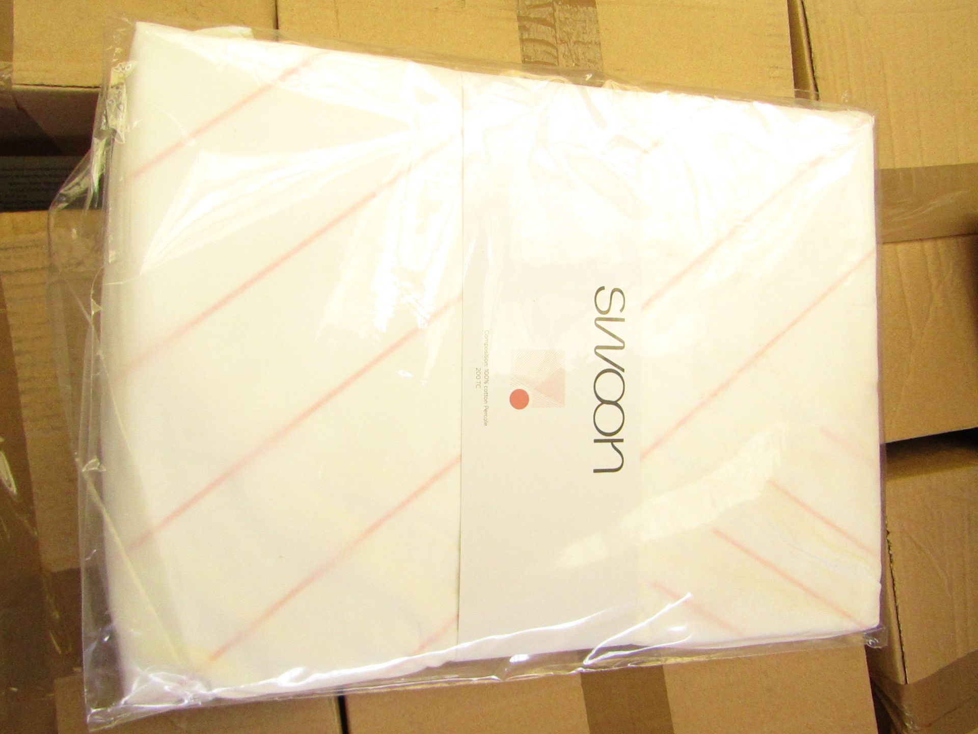 |1x SWOON BOOLE PINK DOUBLE DUVET SET THAT INCLUDE DUVET COVER AND 2 MATHCING PILLOW CASES | NEW AND - Image 2 of 2