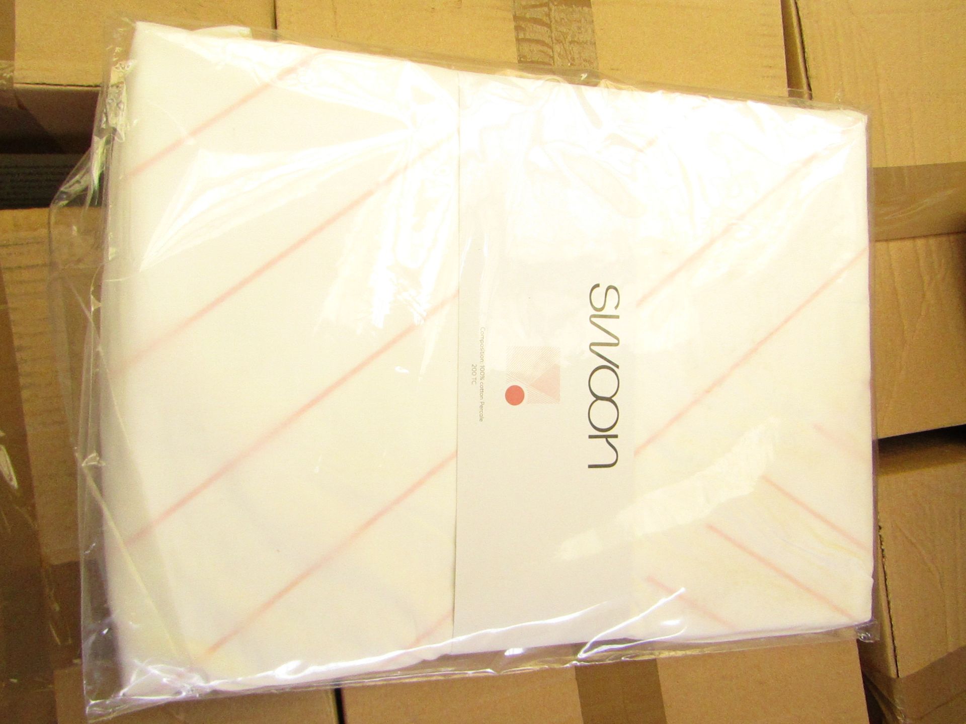 |1x SWOON BOOLE PINK DOUBLE DUVET SET THAT INCLUDE DUVET COVER AND 2 MATHCING PILLOW CASES | NEW AND - Image 2 of 2