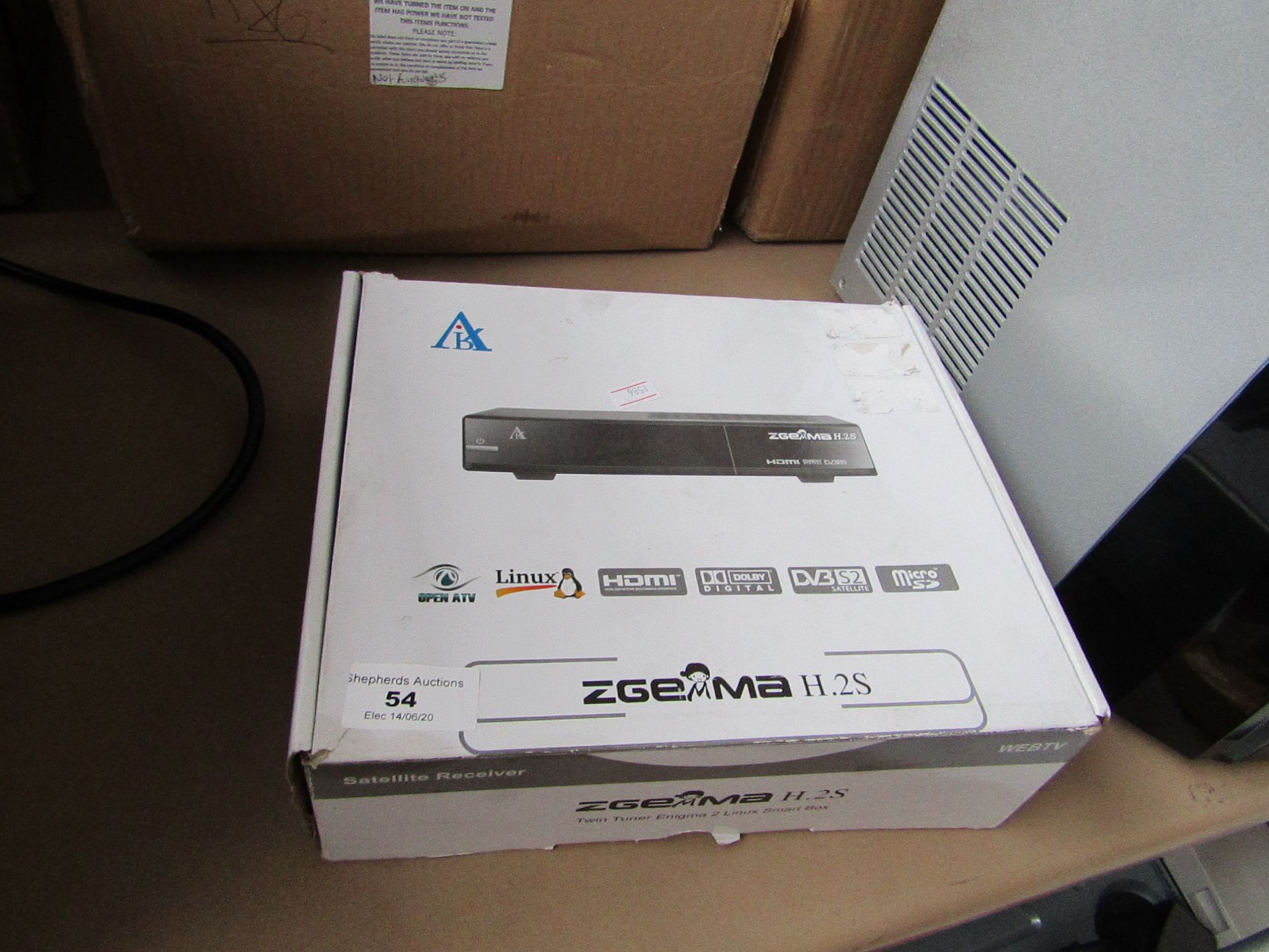 Zgemma H.2S linux based DVB-S2+S2 twin tuner receiver, unchecked and boxed.