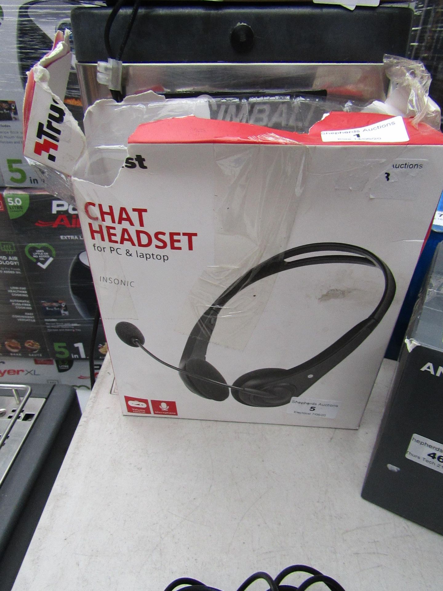 Trust chat headset, untested and boxed.