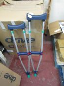 Pair of under arm crutches, look in good condition