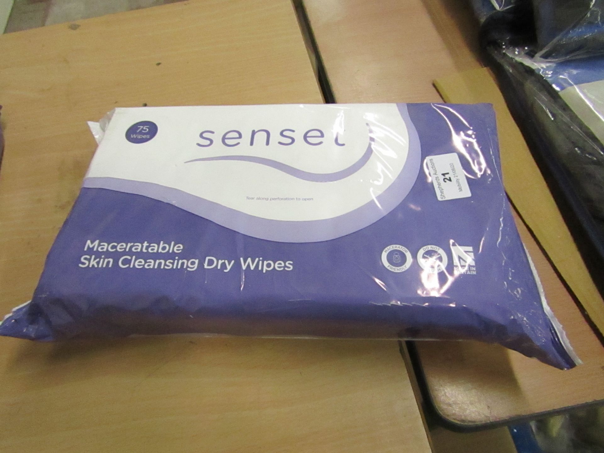 Pack of 75x Senset Maceratable Skin Cleaning wipes, still sealed,