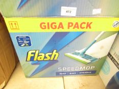 1 x Flash Giga Pack Speedmop includes 1 x Speedmop &  60 x Wet Mopping Cloths new & packaged