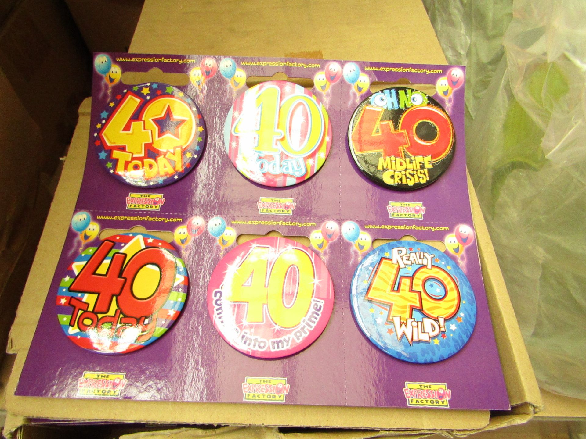 Box of 60 40th Birthday Badges. New & Boxed