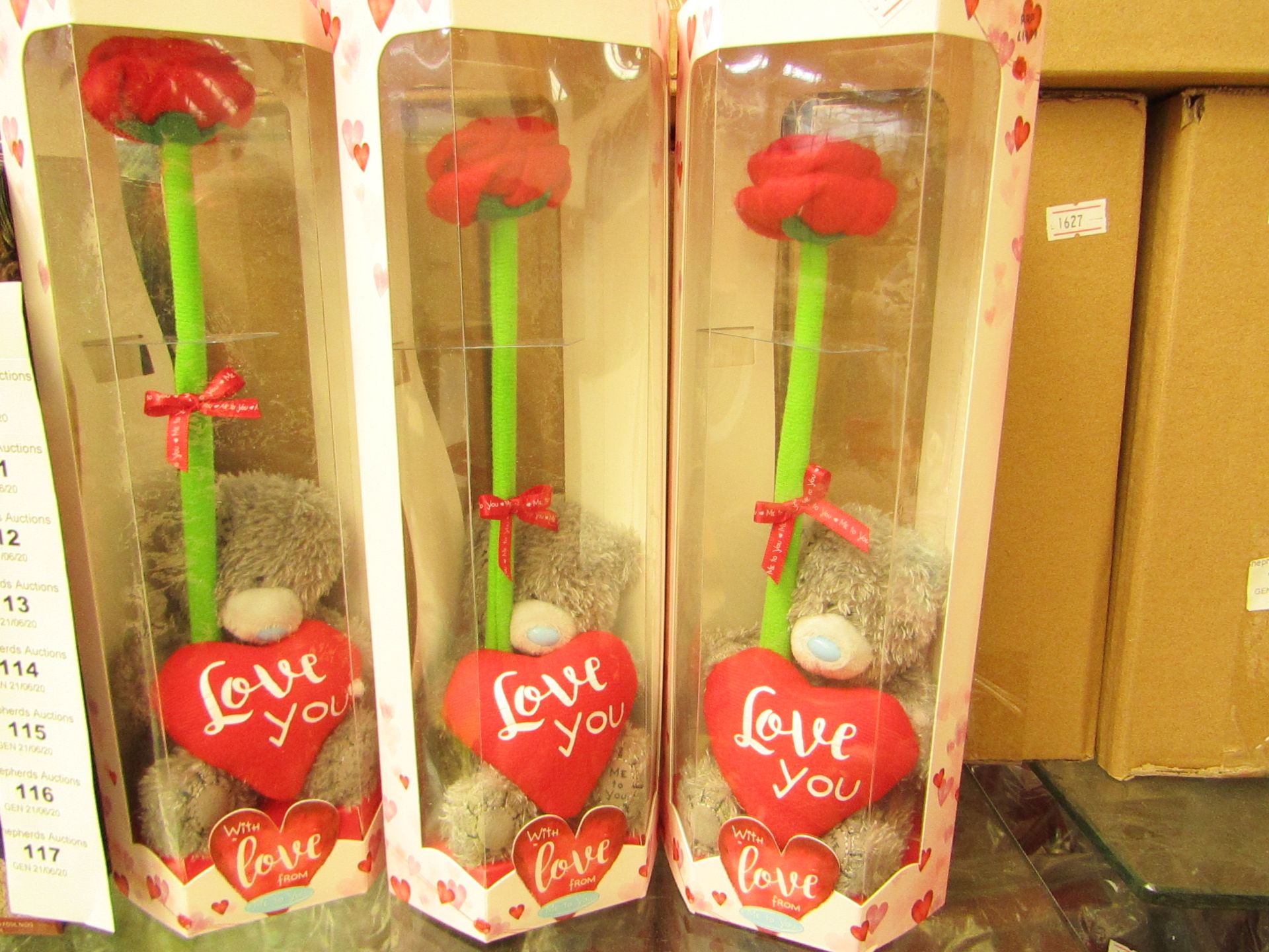 Box of 3 Me To You Teddy bears with Roses. New & Packaged