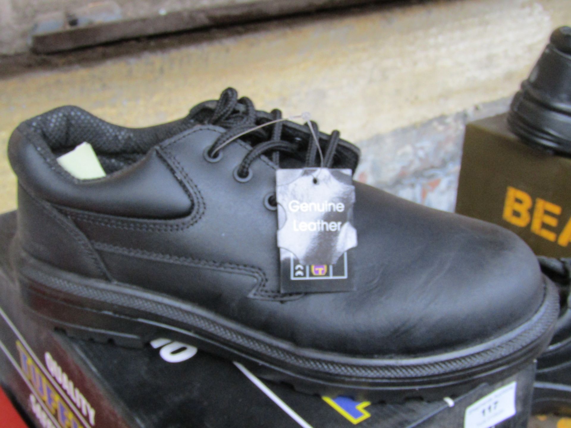 tuffking genuine leather safety shoe new, boxed size 8