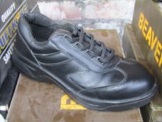 beaver genuine leather safety shoes, unused size 5 boxed