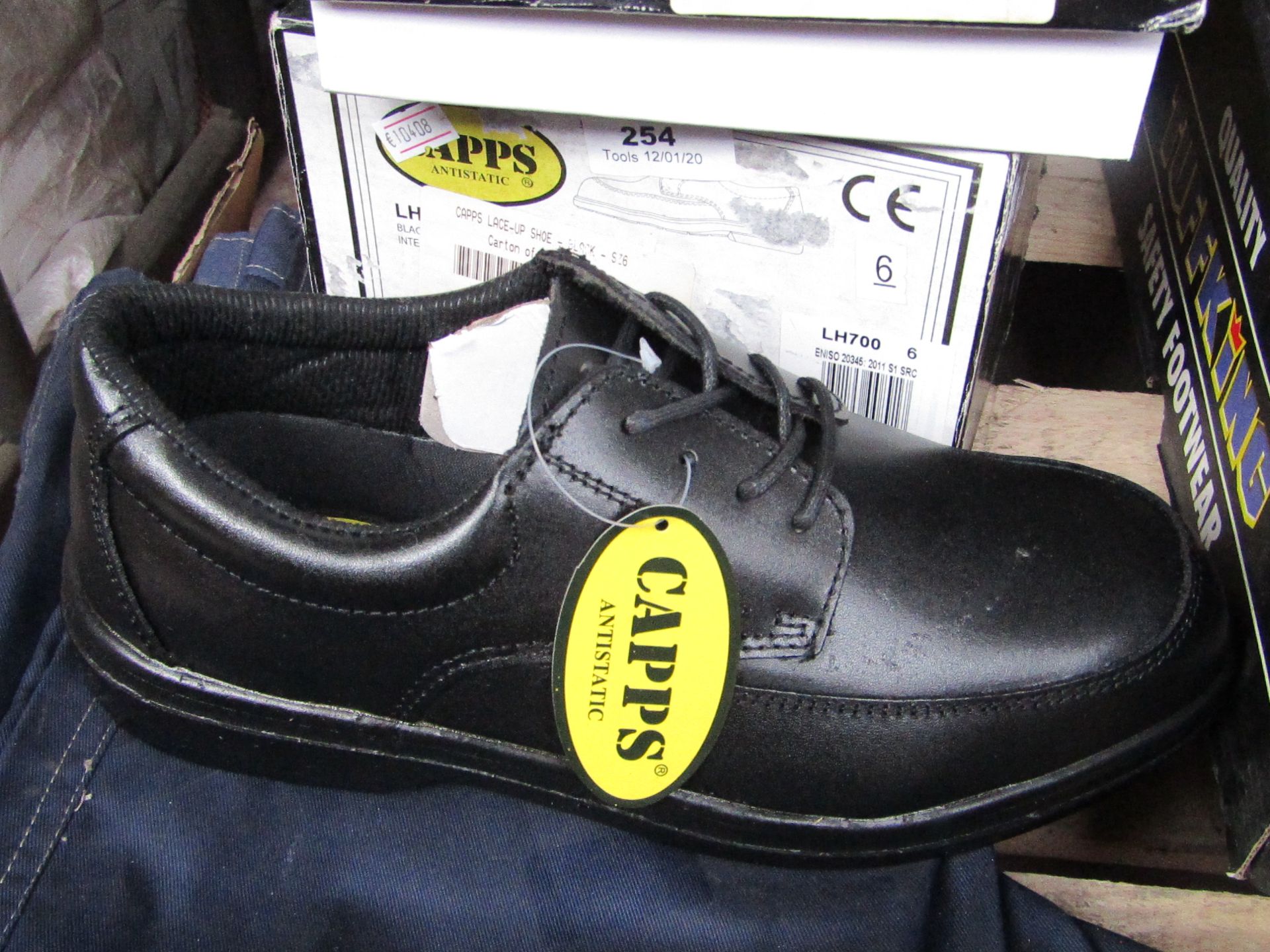 capps safety footwear size 6, new and boxed