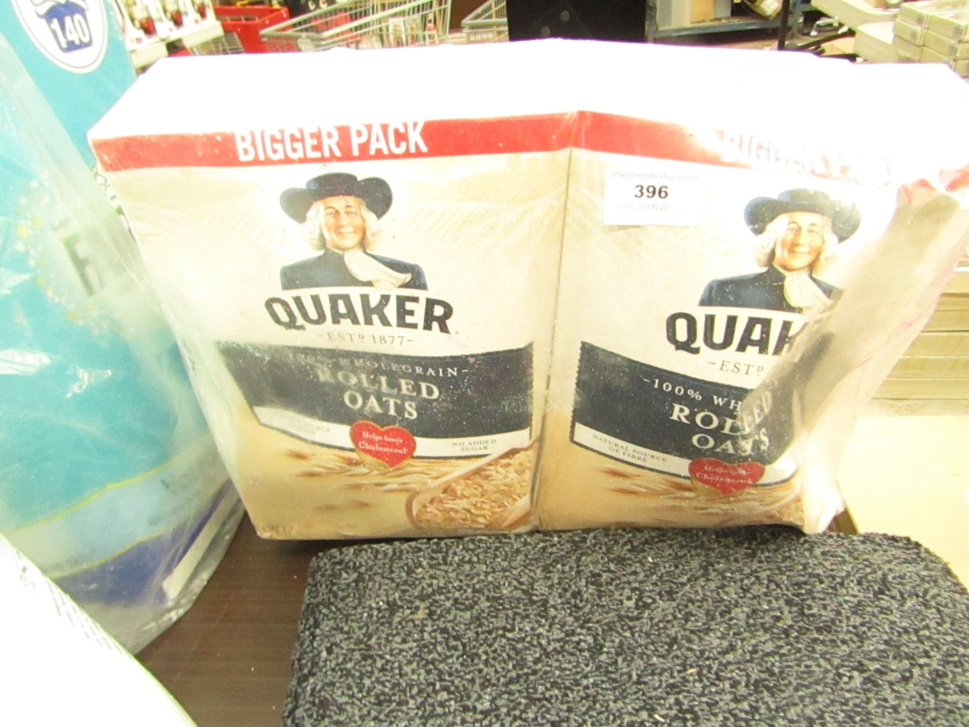 2 x 1.5kg Quaker Rolled Oats. Boxes are slightly damaged but product is fine. BB 10/4/21