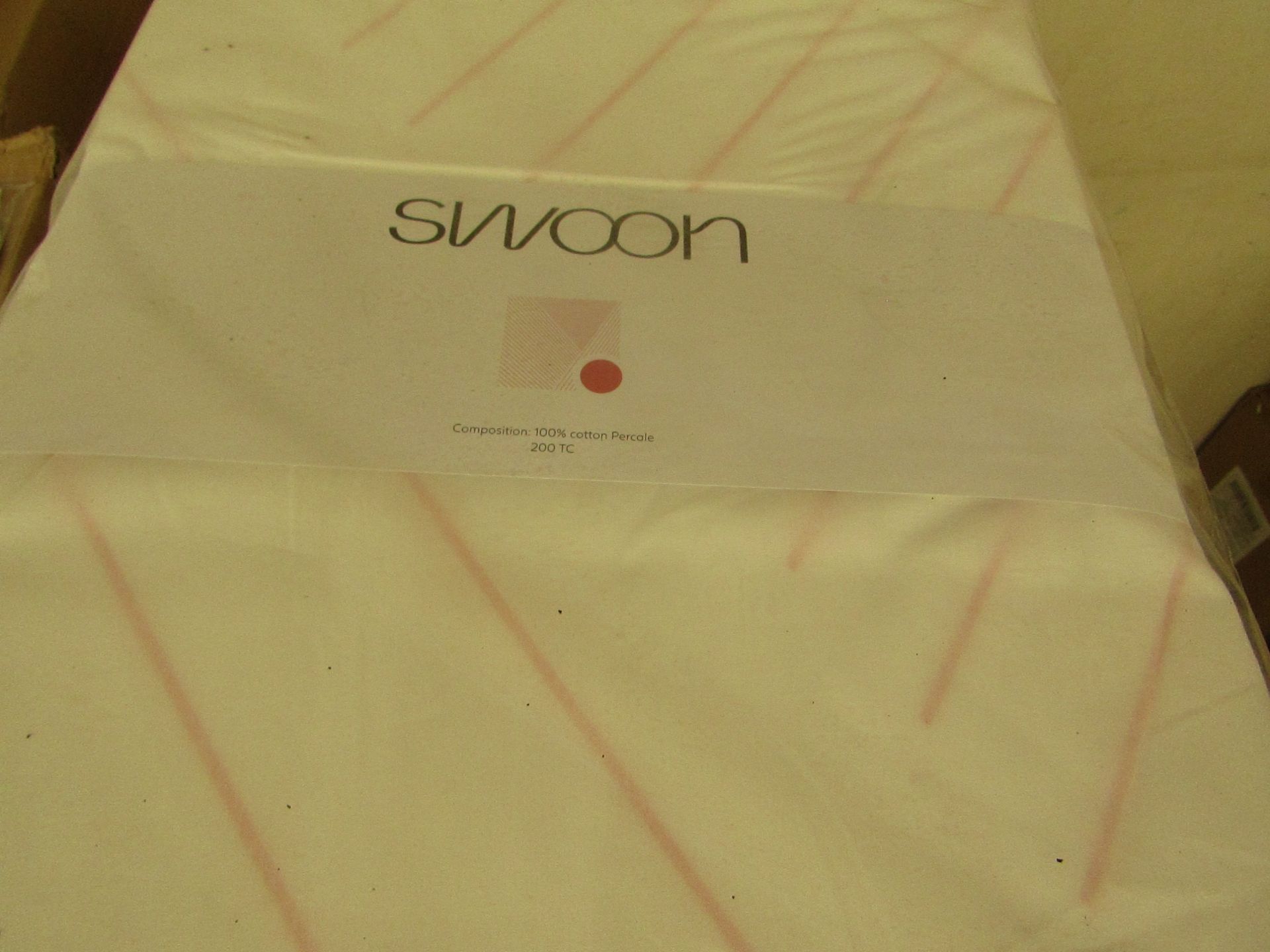 |1x SWOON BOOLE PINK KING SIZE DUVET SET THAT INCLUDE DUVET COVER AND 2 MATCHING PILLOW CASES |