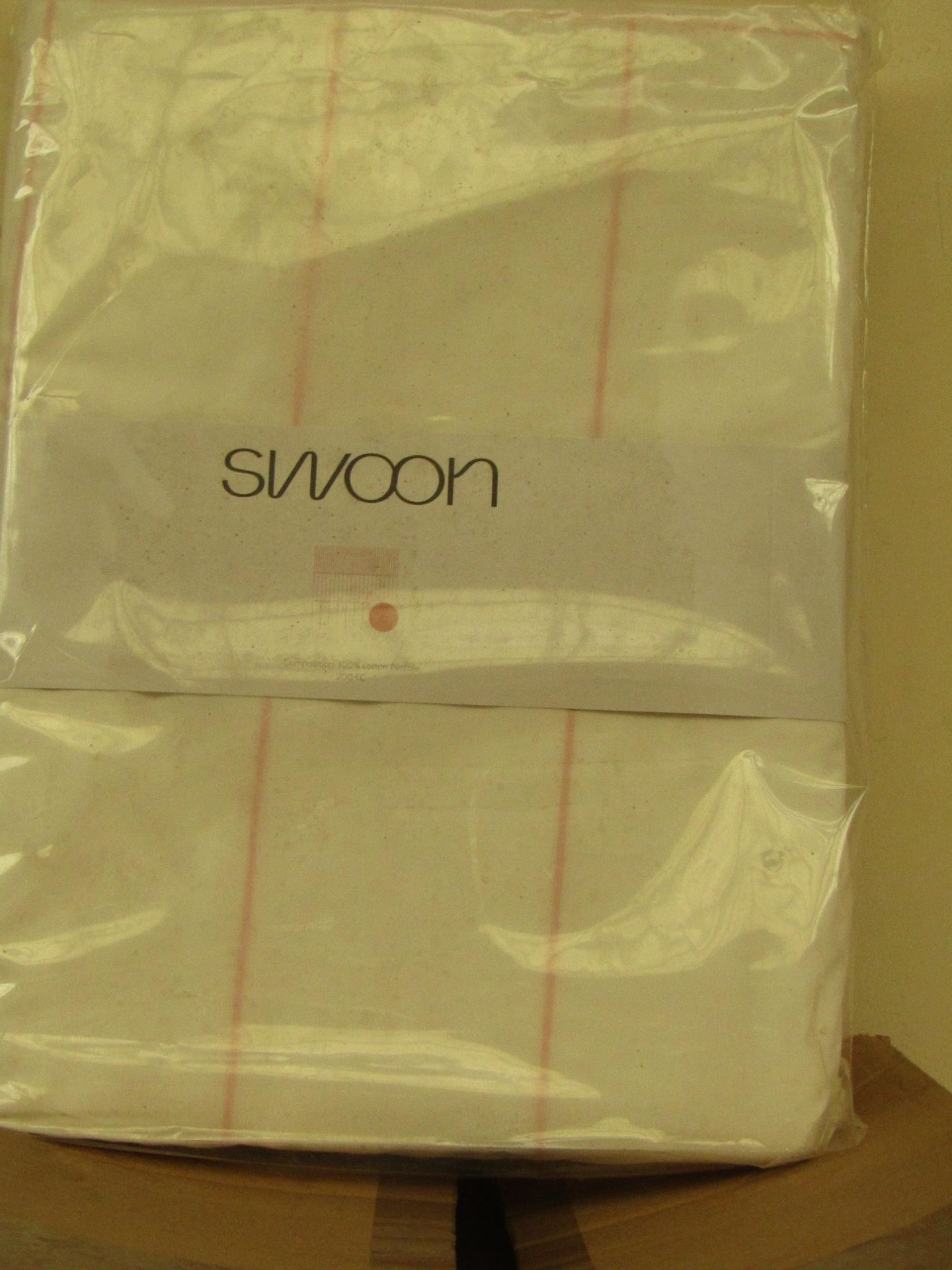 |1x SWOON BOOLE PINK KING SIZE DUVET SET THAT INCLUDE DUVET COVER AND 2 MATCHING PILLOW CASES |