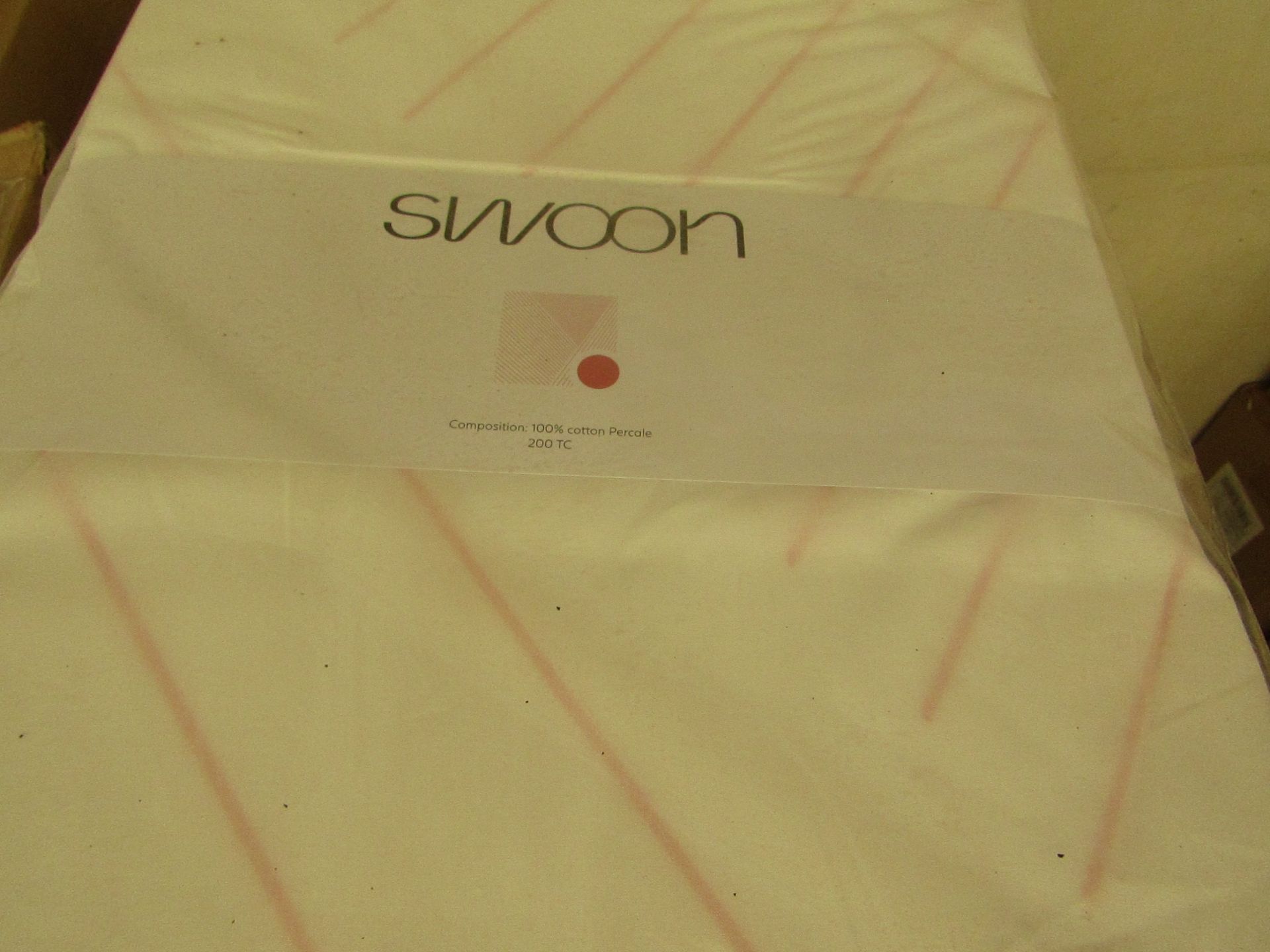 |1x SWOON BOOLE PINK KING SIZE DUVET SET THAT INCLUDE DUVET COVER AND 2 MATCHING PILLOW CASES |