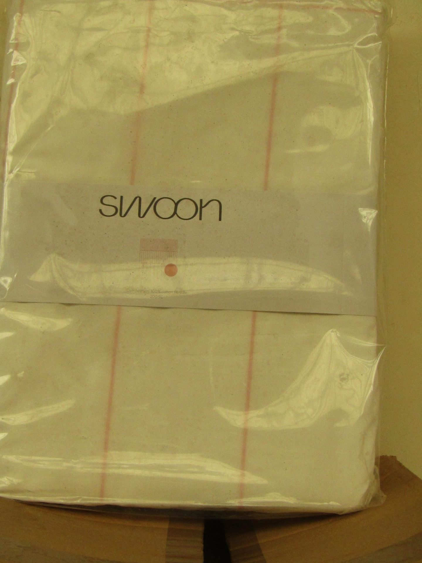 |1x SWOON BOOLE PINK KING SIZE DUVET SET THAT INCLUDE DUVET COVER AND 2 MATCHING PILLOW CASES |