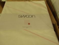 |1X | SWOON WILES PINK DOUBLE DUVET SET THAT INCLUDE DUVET COVER AND 2 MATCHING PILLOW CASES | NEW