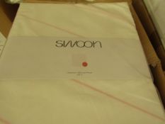 |8X | SWOON WILES PINK DOUBLE DUVET SET THAT INCLUDE DUVET COVER AND 2 MATCHING PILLOW CASES | NEW