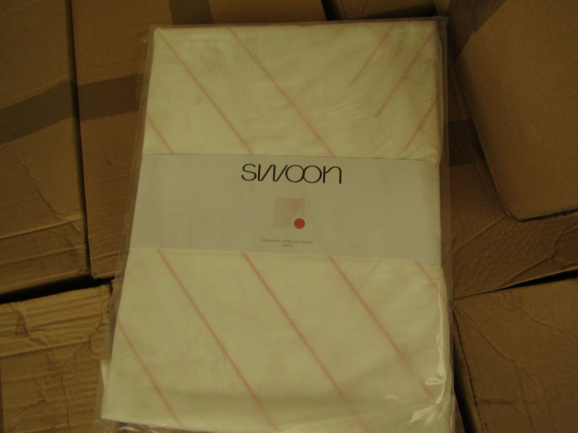 | 1X | SWOON BOOLE PINK DOUBLE DUVET SET THAT INCLUDE DUVET COVER AND 2 MATCHING PILLOW CASES |