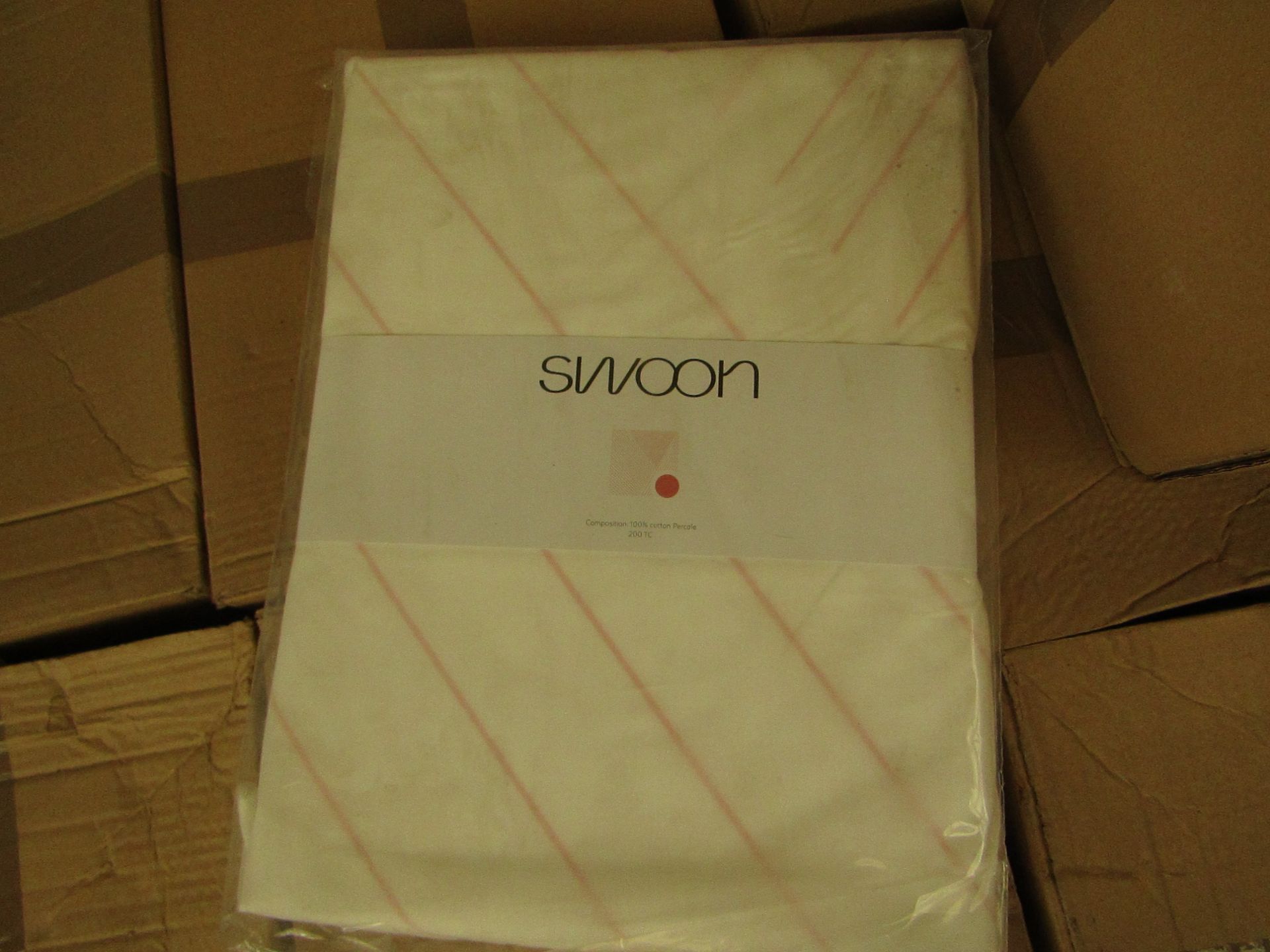 | 8X | SWOON BOOLE PINK DOUBLE DUVET SET THAT INCLUDE DUVET COVER AND 2 MATCHING PILLOW CASES |